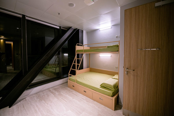 3 person room night
