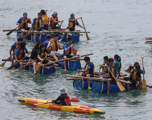 bamboo rafting 1